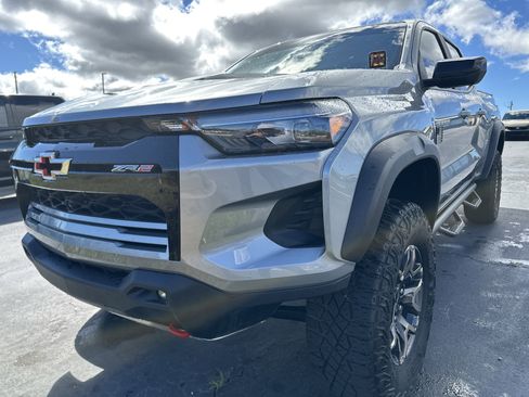 Used 2024 Chevrolet Colorado ZR2 w/ Technology Package image 9