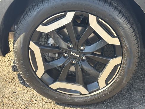 Certified 2025 Kia Telluride S AWD/4WD image 7