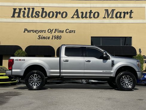 Used 2022 Ford F250 Platinum AWD/4WD image 4