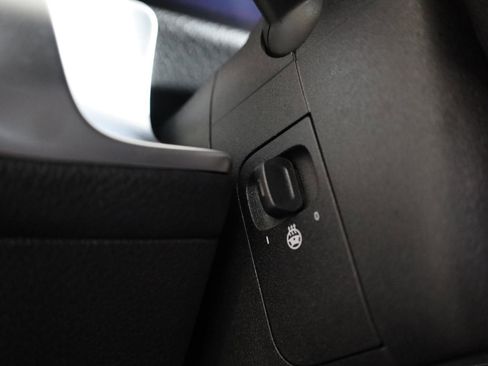 Used 2023 Mercedes-Benz EQB 300 4MATIC w/ Exclusive Package image 34