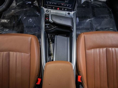 Used 2024 Audi Q8 e-tron Premium Plus image 23