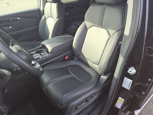 Used 2025 Honda Pilot EX-L image 24