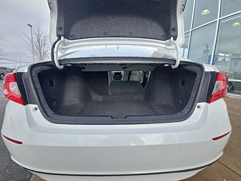 Used 2018 Honda Accord EX image 31