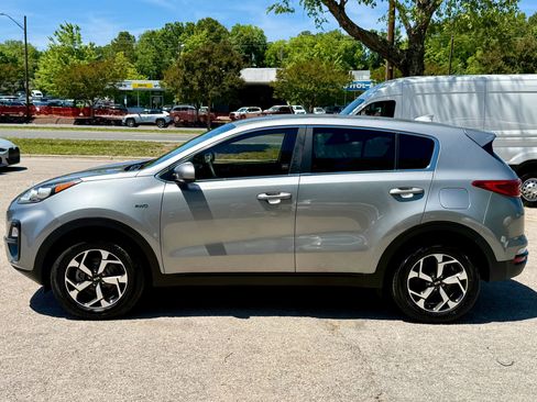 Used 2021 Kia Sportage LX AWD/4WD image 8