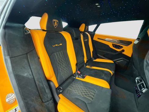 Used 2023 Lamborghini Urus Performante AWD/4WD image 30
