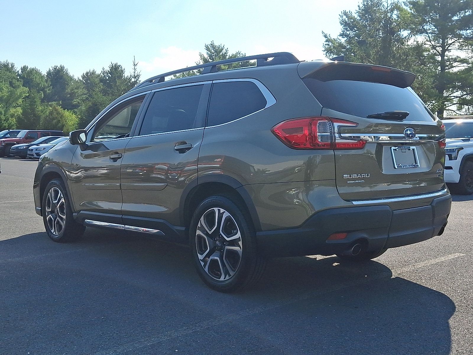 Used 2023 Subaru Ascent Limited w/ Technology Package AWD/4WD image 4