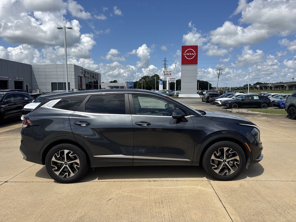 Certified 2024 Kia Sportage EX FWD image 12