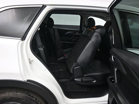 Used 2023 MAZDA CX-9 Touring image 45