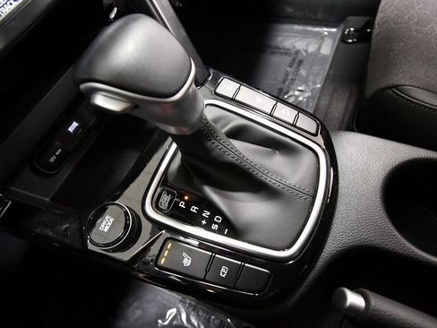 Certified 2024 Kia Seltos S image 27