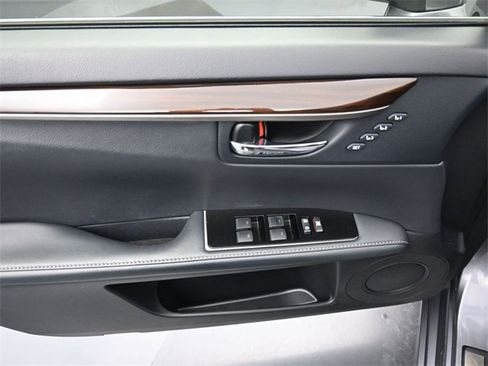 Used 2016 Lexus ES 300h image 23