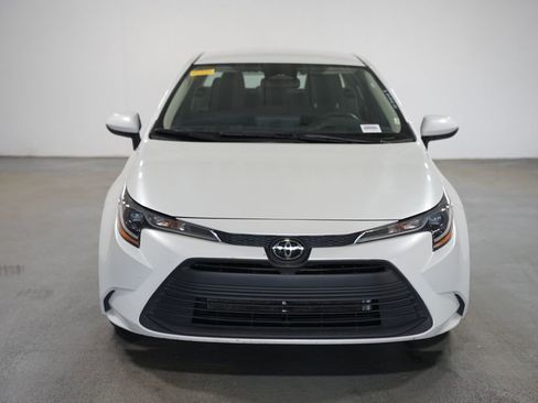 Used 2024 Toyota Corolla LE FWD image 2