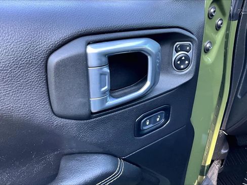 Used 2021 Jeep Wrangler Unlimited Sahara w/ Cold Weather Group AWD/4WD image 31