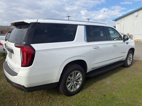 Used 2024 GMC Yukon XL SLT image 10