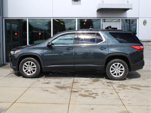 Used 2020 Chevrolet Traverse LT w/ Driver Confidence II Package AWD/4WD image 5