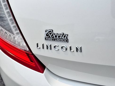 Used 2014 Lincoln MKS FWD image 30