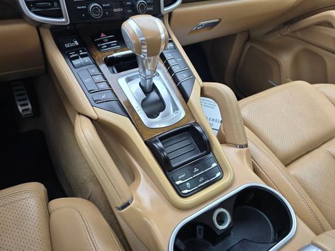Used 2014 Porsche Cayenne S AWD/4WD image 32