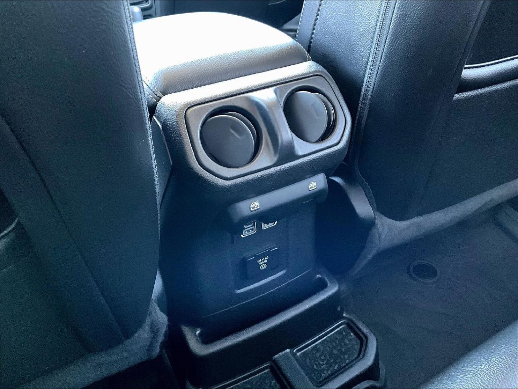 Used 2023 Jeep Wrangler Unlimited Sahara AWD/4WD image 12