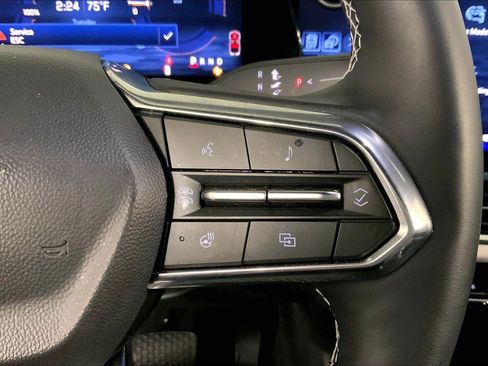 Used 2025 Chevrolet Equinox EV LT image 19