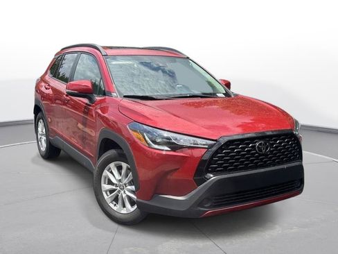 Used 2022 Toyota Corolla Cross LE w/ Moonroof Package FWD image 4