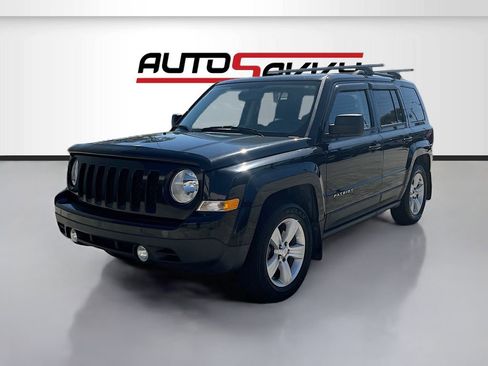 Used 2017 Jeep Patriot Latitude FWD image 3