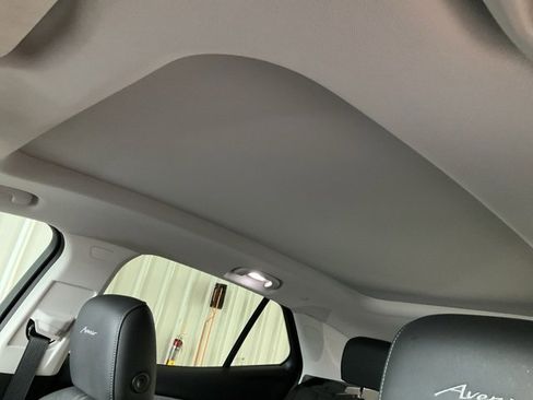 Used 2024 Buick Envision Avenir image 6