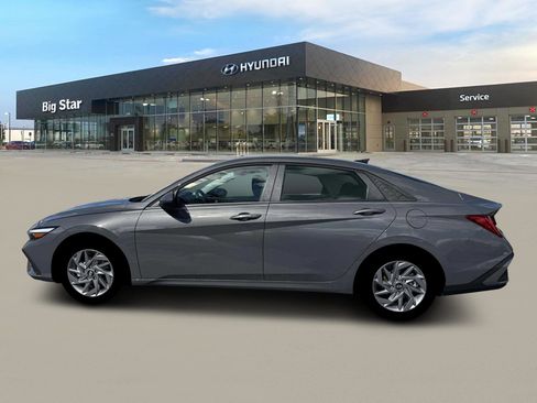 New 2026 Hyundai Elantra Blue image 3