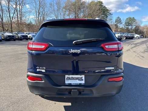 Used 2016 Jeep Cherokee Latitude w/ Cold Weather Group image 4