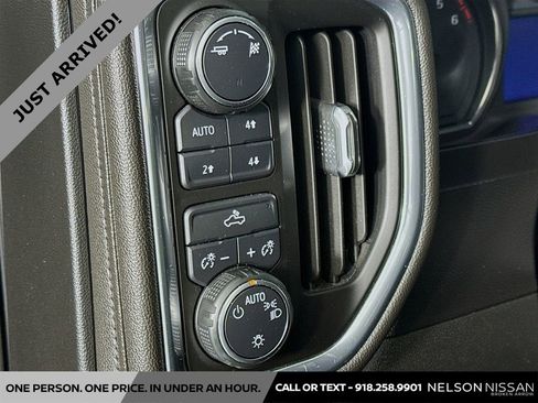 Used 2019 Chevrolet Silverado 1500 LT w/ Texas Edition image 10