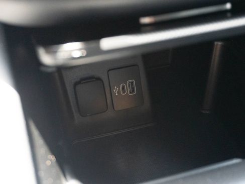 Used 2025 Ford Explorer ST-Line w/ Premium Package RWD image 34