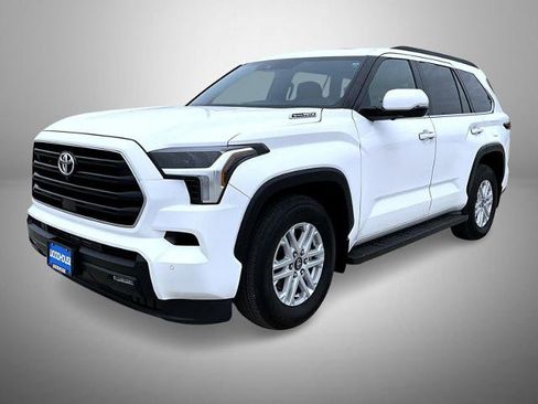 Used 2025 Toyota Sequoia SR5 AWD/4WD image 1