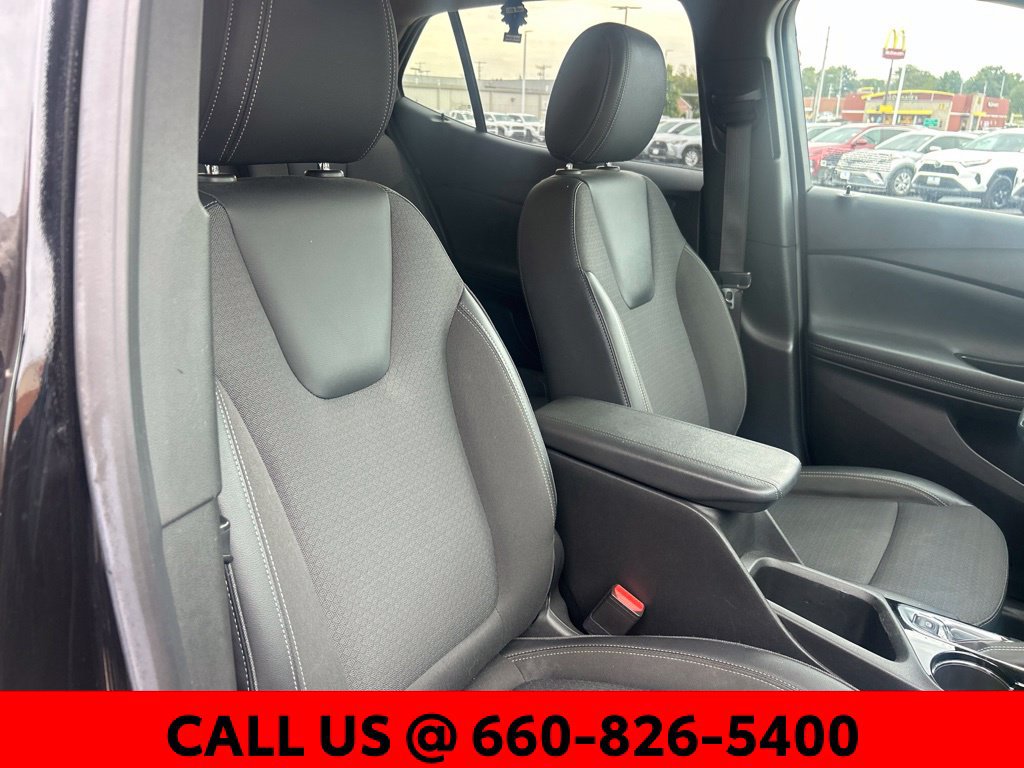 Used 2023 Buick Encore GX Select w/ Sport Touring Package FWD image 5