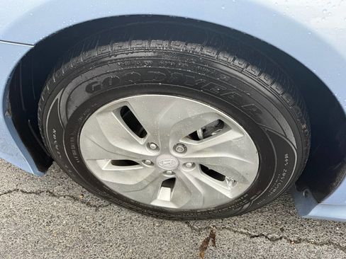 Used 2013 Hyundai Sonata Hybrid image 9