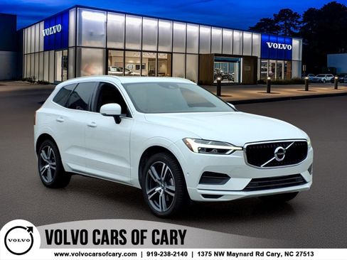 Used 2019 Volvo XC60 T5 Momentum w/ Premium Package FWD image 1