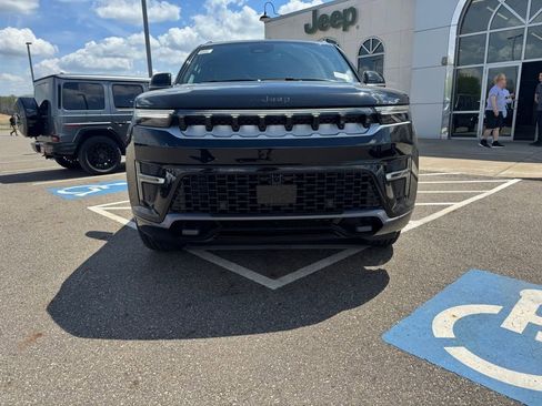 New 2026 Jeep Grand Wagoneer L 4WD image 4