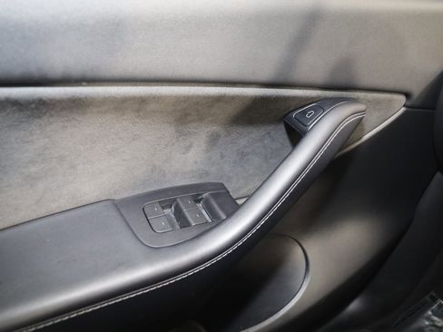 Used 2022 Tesla Model Y Performance image 27