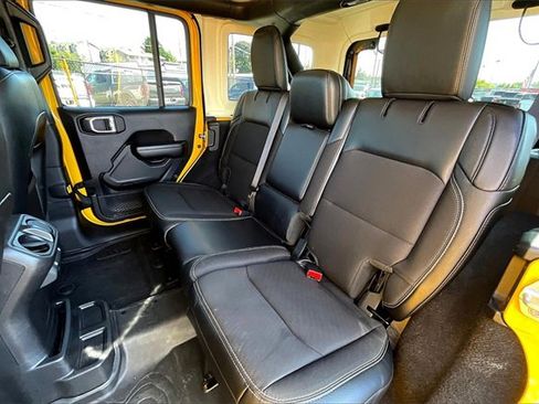 Used 2021 Jeep Wrangler Unlimited Freedom Edition image 27