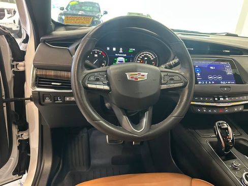 Used 2022 Cadillac XT4 Sport w/ Sun And Sound Package AWD/4WD image 6