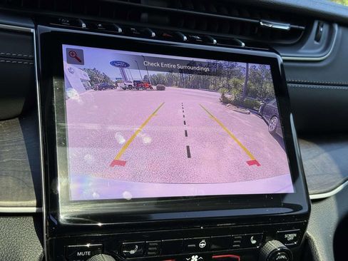 Used 2025 Jeep Grand Cherokee L Limited w/ Trailer Tow Package AWD/4WD image 4