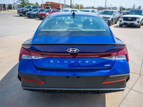 New 2026 Hyundai Elantra SEL FWD image 4