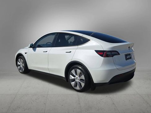 Used 2024 Tesla Model Y image 4