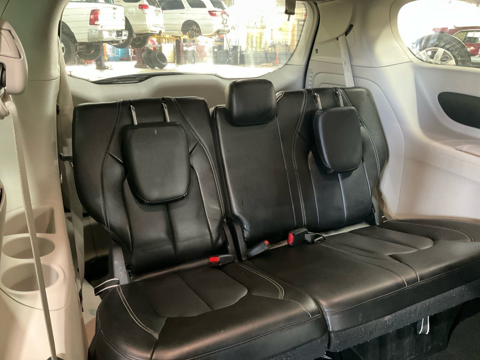 Used 2024 Chrysler Pacifica Limited FWD image 20