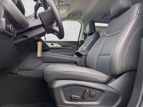 New 2026 Ford Explorer Active RWD image 4
