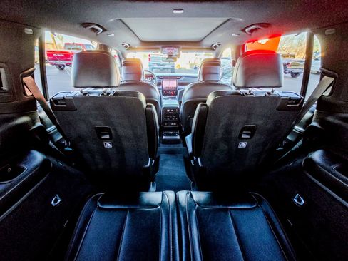 Used 2025 Jeep Grand Cherokee L Overland w/ Luxury Tech Group IV image 57