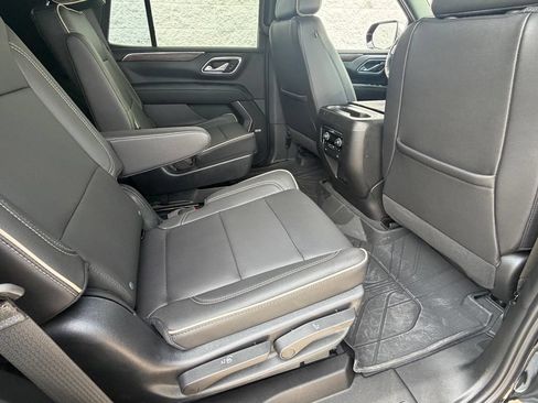Used 2023 Chevrolet Tahoe Premier AWD/4WD image 12