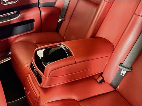 Used 2019 Rolls-Royce Ghost RWD image 27