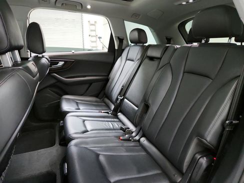 Used 2018 Audi Q7 3.0T Prestige AWD/4WD image 25