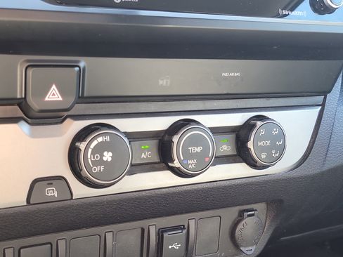 Used 2022 Toyota Tacoma SR image 23