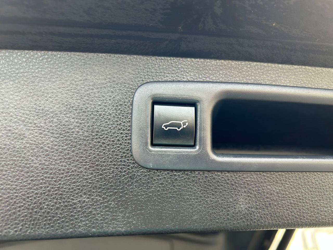 Used 2021 Toyota Highlander Platinum FWD image 20