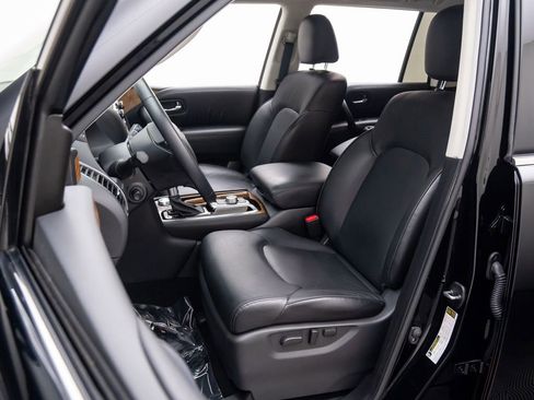 Used 2023 Nissan Armada SL w/ Captain's Chairs Package image 16