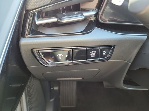 New 2026 Kia Niro EX FWD image 24